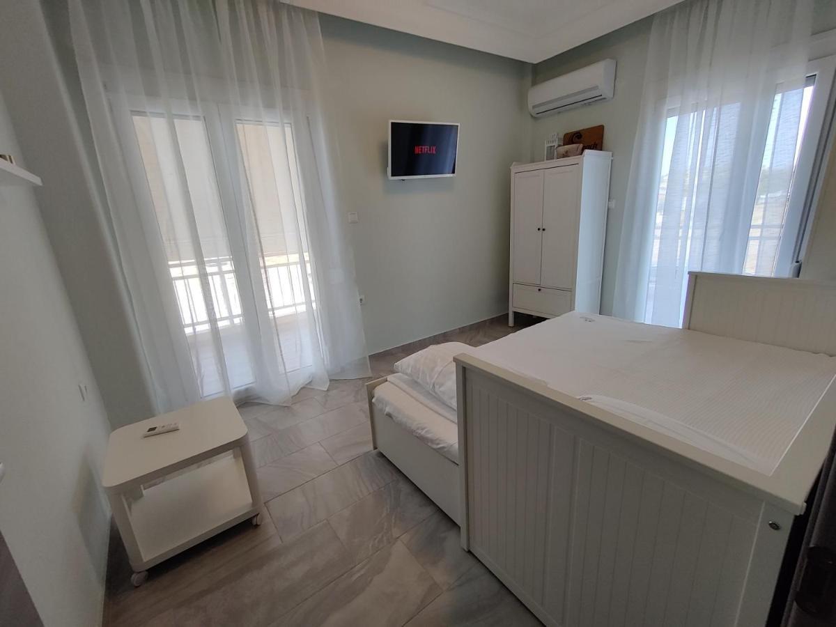 Eva Beach Apartment Néa Péramos Εξωτερικό φωτογραφία