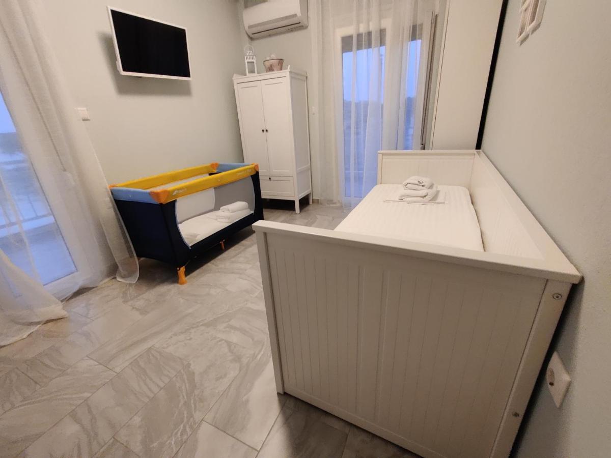 Eva Beach Apartment Néa Péramos Εξωτερικό φωτογραφία
