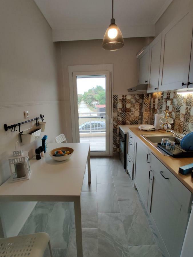 Eva Beach Apartment Néa Péramos Εξωτερικό φωτογραφία