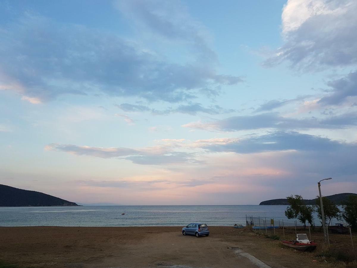 Eva Beach Apartment Néa Péramos Εξωτερικό φωτογραφία