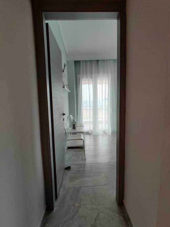 Eva Beach Apartment Néa Péramos Εξωτερικό φωτογραφία