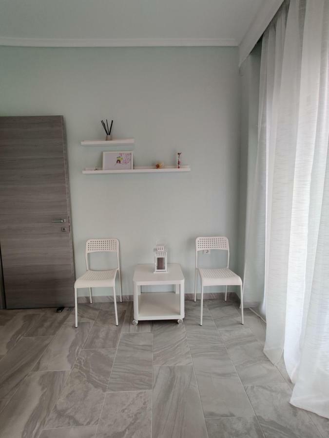 Eva Beach Apartment Néa Péramos Εξωτερικό φωτογραφία