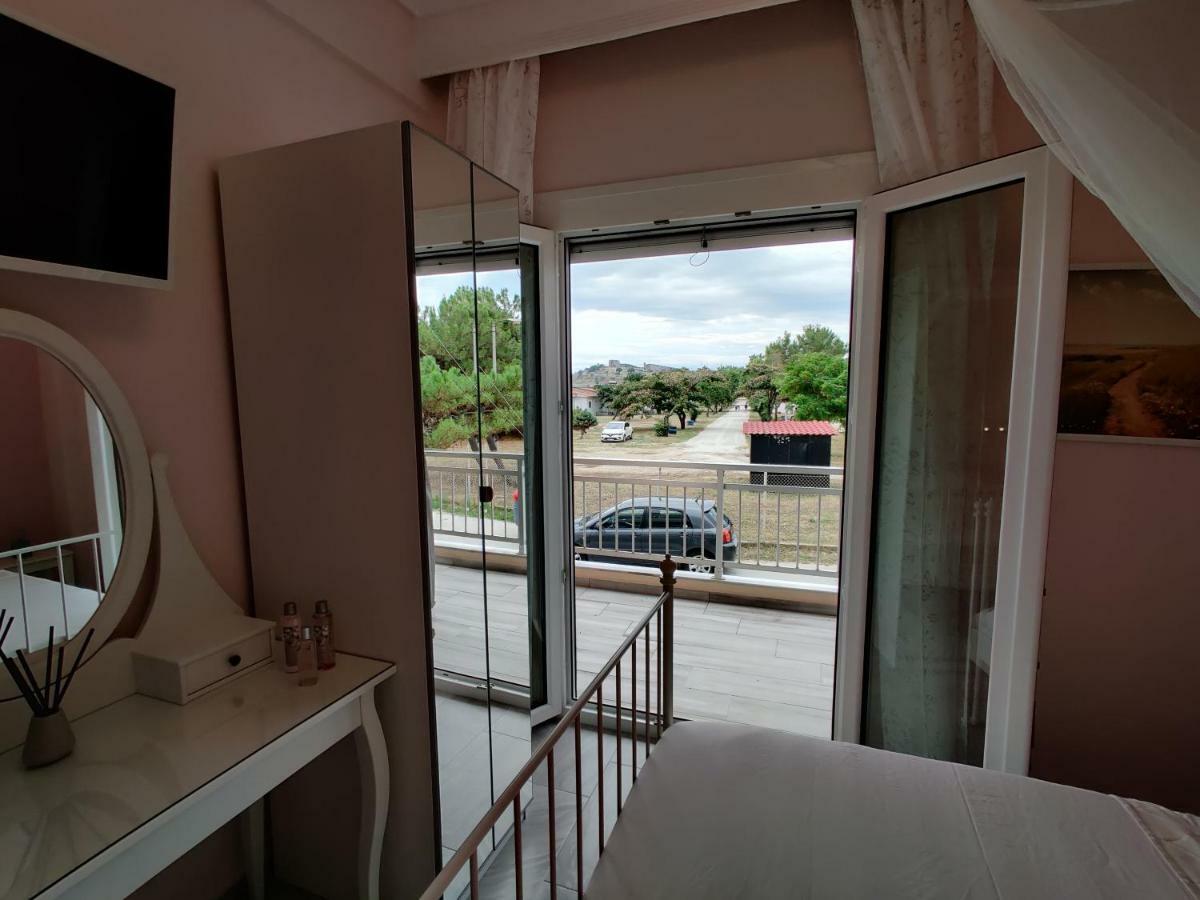 Eva Beach Apartment Néa Péramos Εξωτερικό φωτογραφία