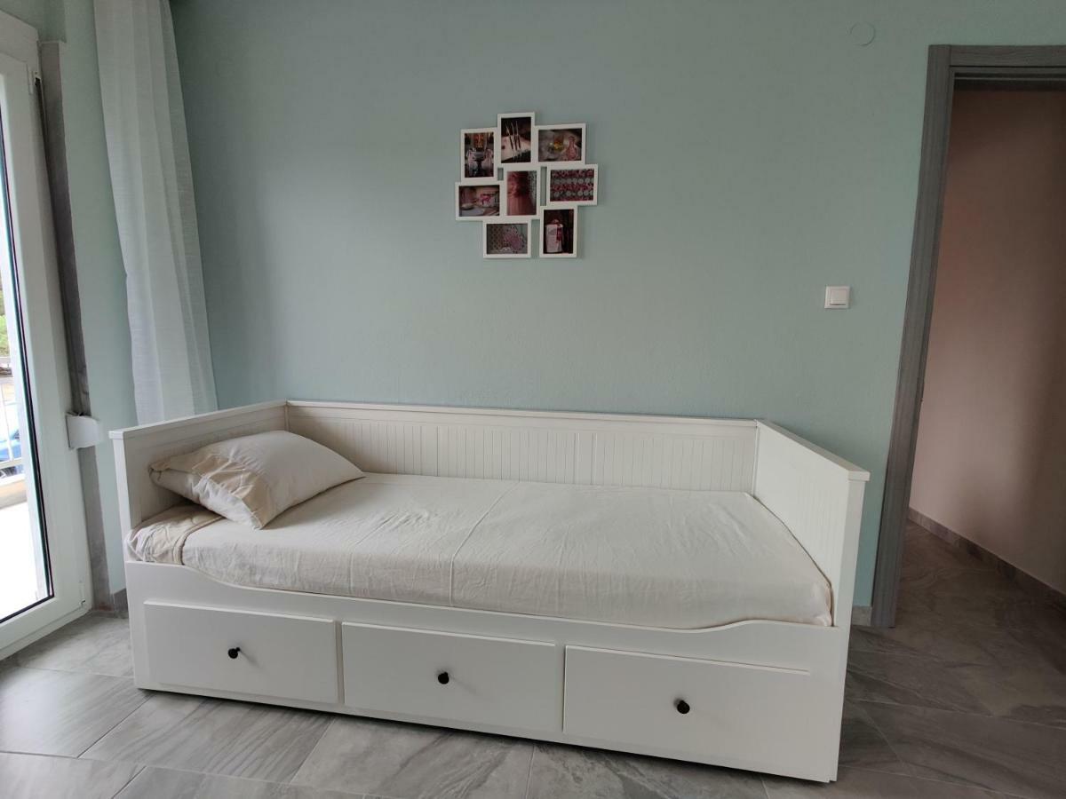 Eva Beach Apartment Néa Péramos Εξωτερικό φωτογραφία