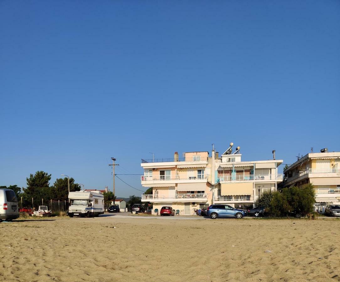 Eva Beach Apartment Néa Péramos Εξωτερικό φωτογραφία