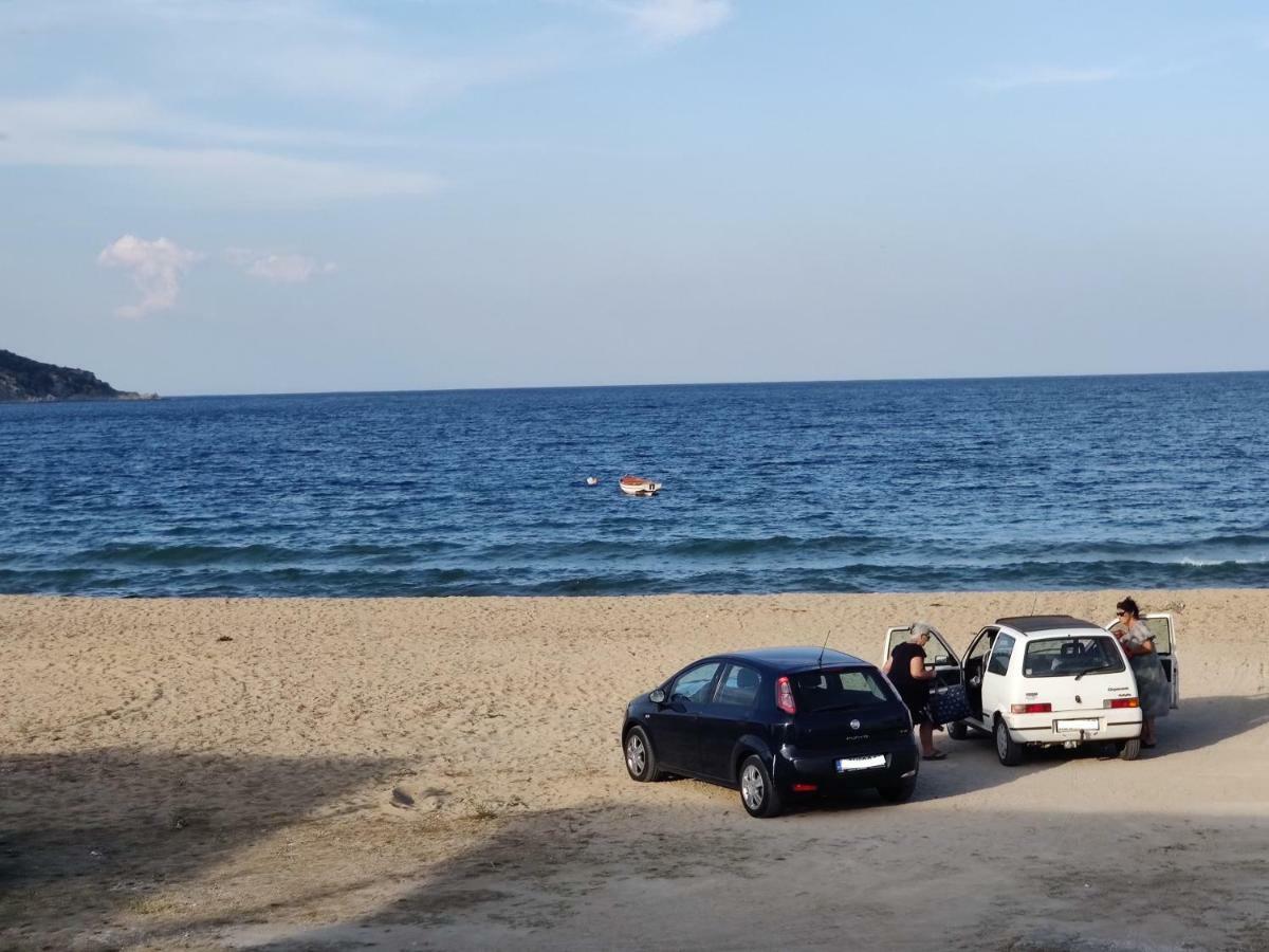 Eva Beach Apartment Néa Péramos Εξωτερικό φωτογραφία